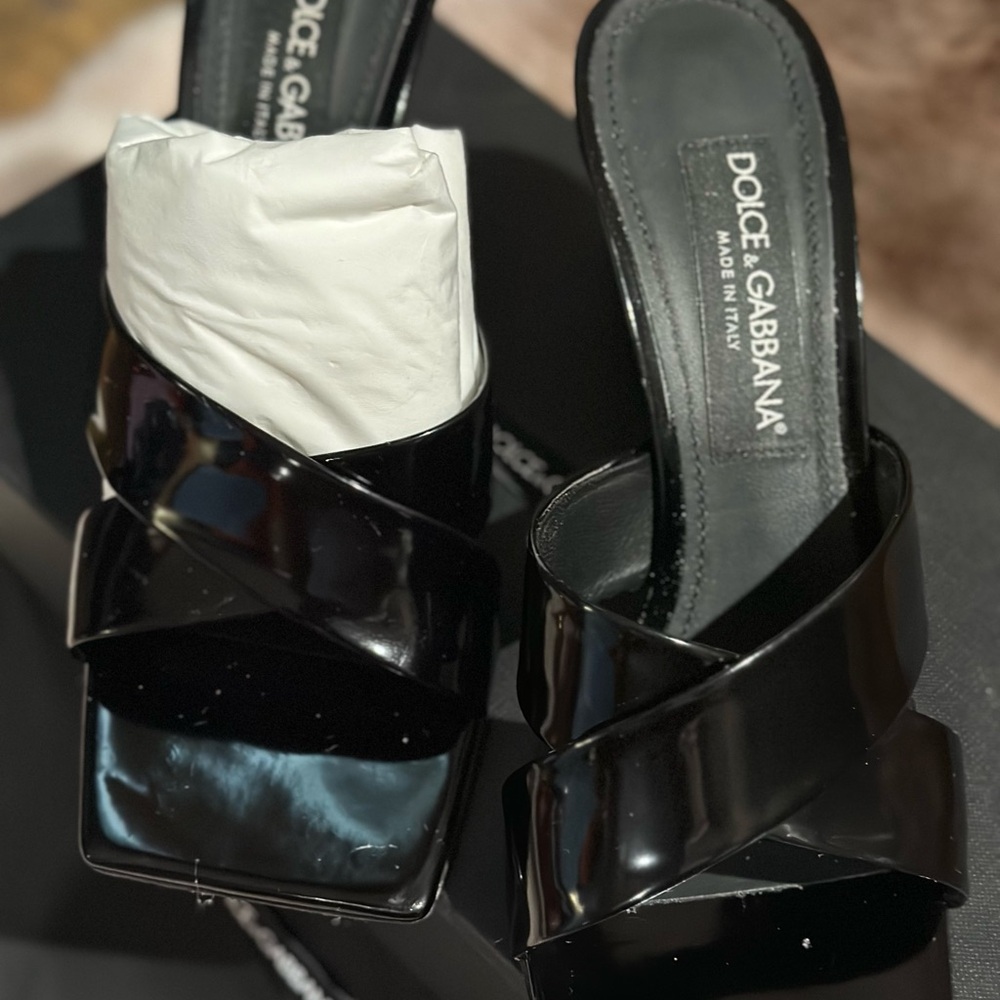 Dolce & Gabbana Black Patent Leather Heels